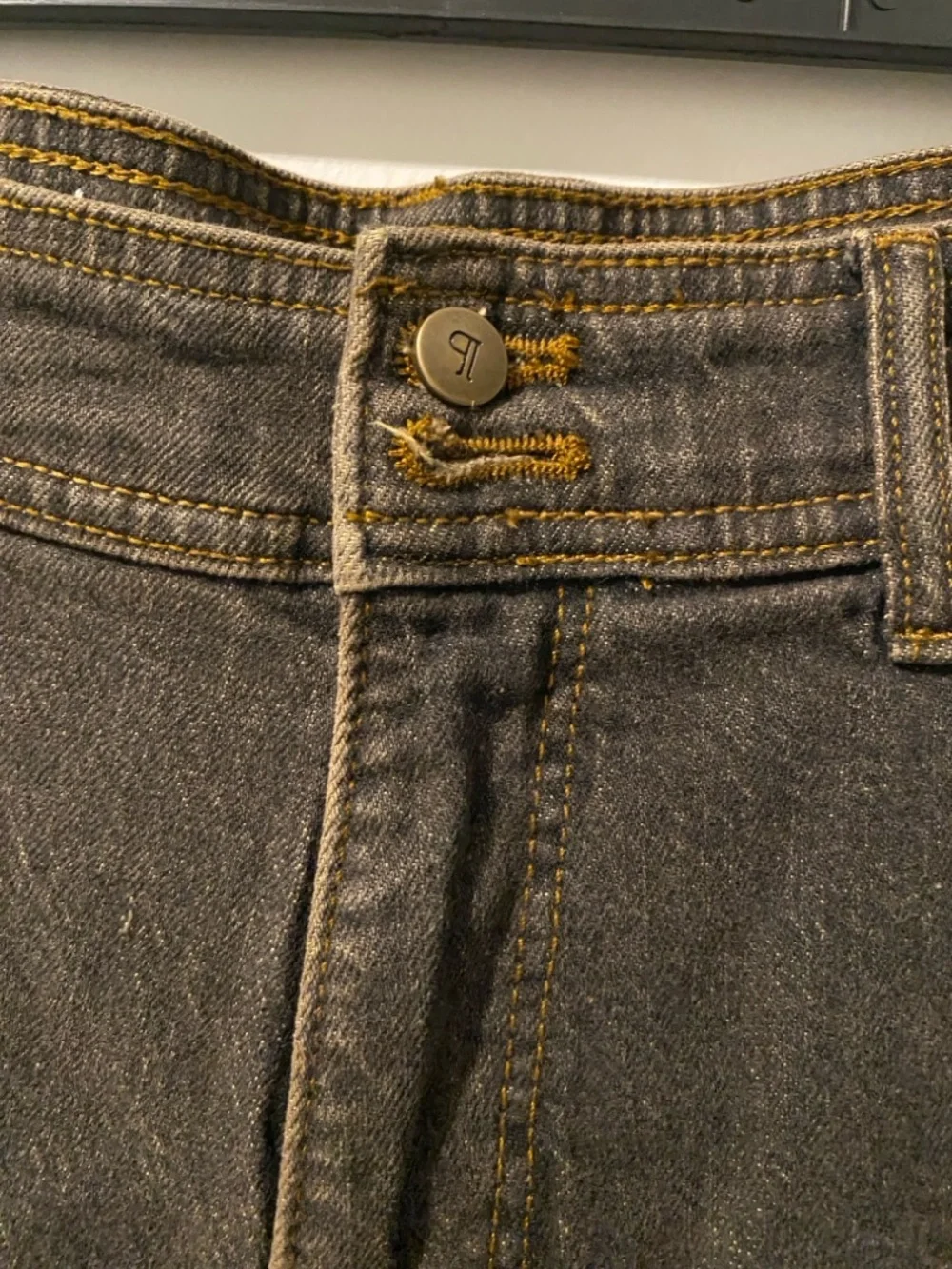 Anthropologie Pilcro Seamed Denim Shorts - Size 30 - Picture 5 of 12